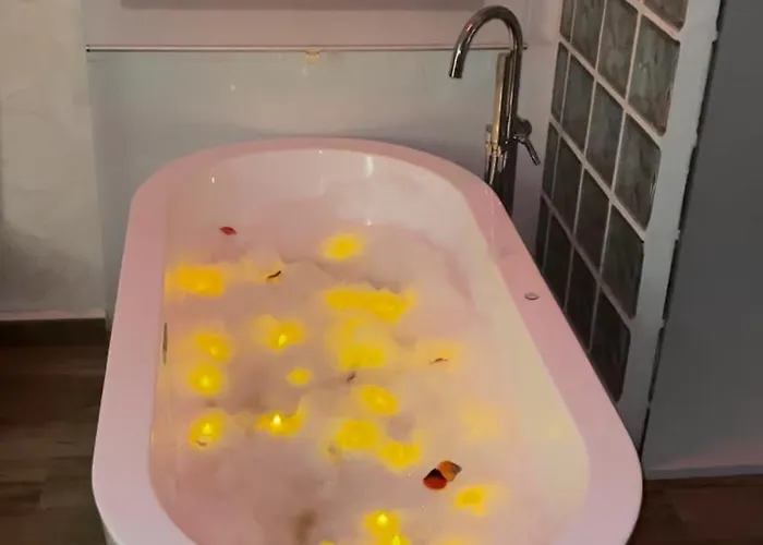 La Mansion De * La Adrada